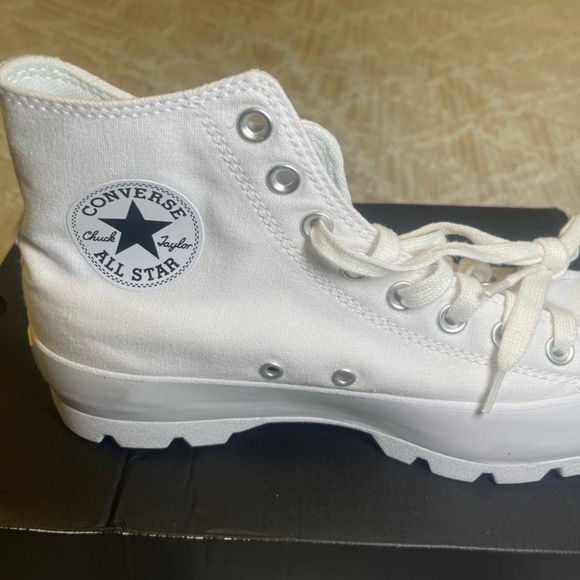 New Converse Chuck Taylor Lugged HighTops Sneakers Size 9.5 - Picture 4 of 7